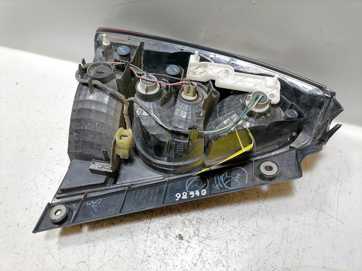 Subaru Forester 2 SG original R&uuml;cklicht R&uuml;ckleuchte Schlussleuchte rechts Facelift Bj.2006